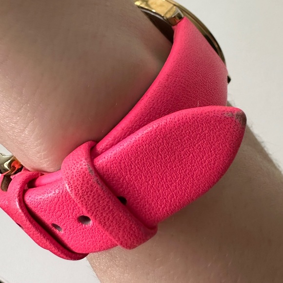 💕♠️ Kate Spade hot neon pink dot watch. Used in good. No box/battery. - Picture 6 of 6